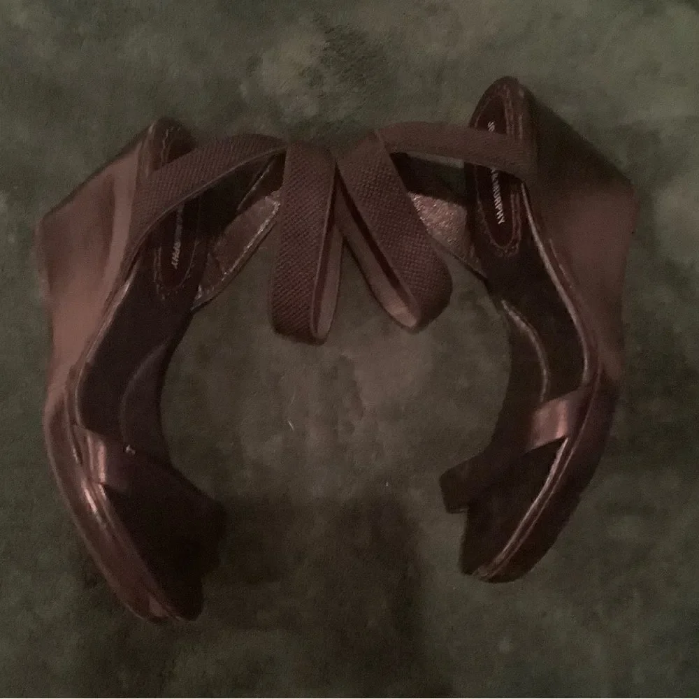 Johnston & Murphy Ankle Strap wedge heels black leather glove strap GUC size 8